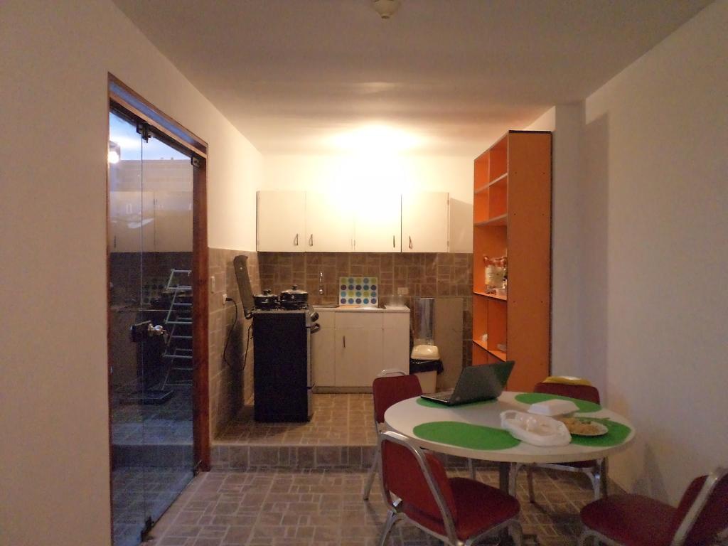 La Casa De Karla Hostel Λίμα Δωμάτιο φωτογραφία